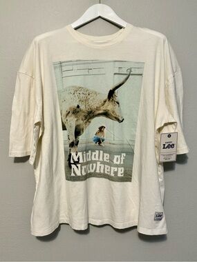 Lee Cream Graphic Tee with Longhorn 'Middle of Nowhere' Print